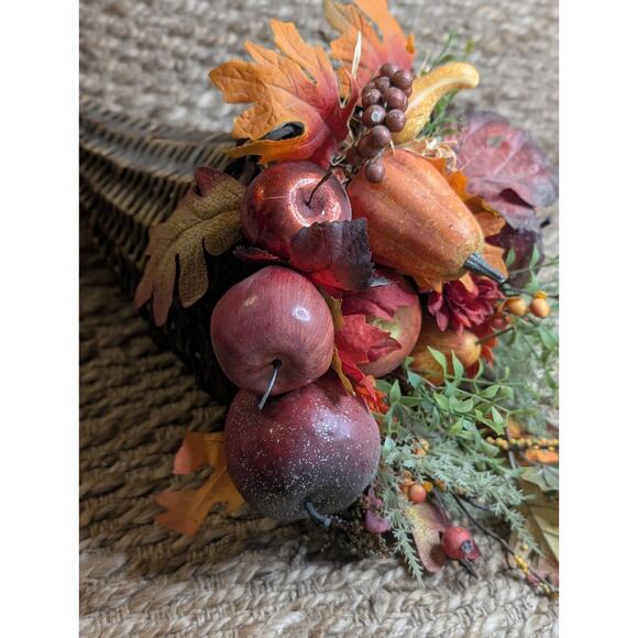 Large Wicker Basket Cornucopia Horn THANKSGIVING Harvest Fall Centerpiece Vtg. - Picture 3 of 16